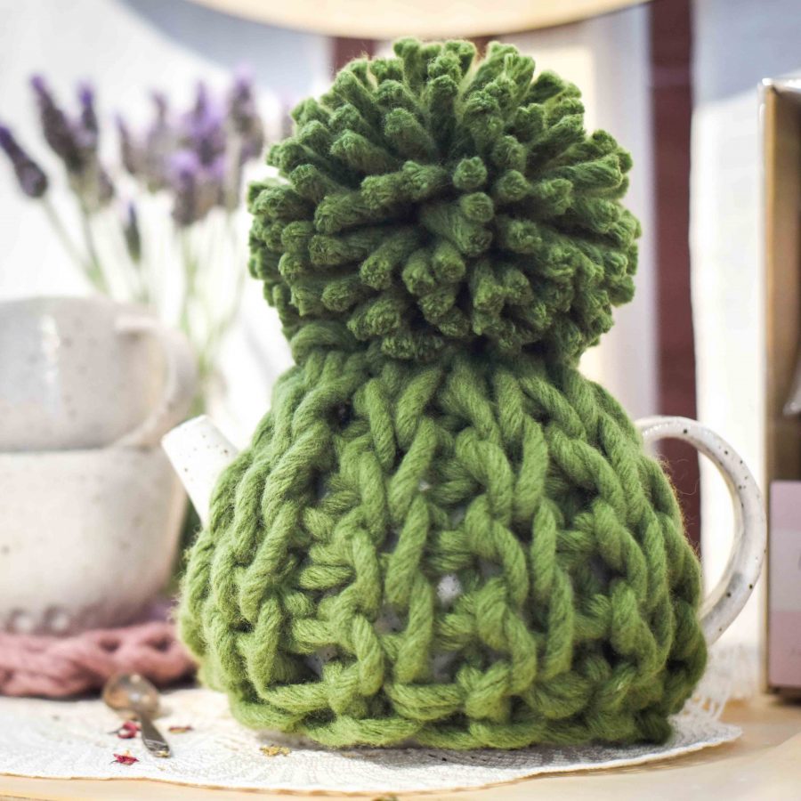 Toasty Heart Teapot Cosy Chunky Crochet Pattern and Online Class | Homelea Lass