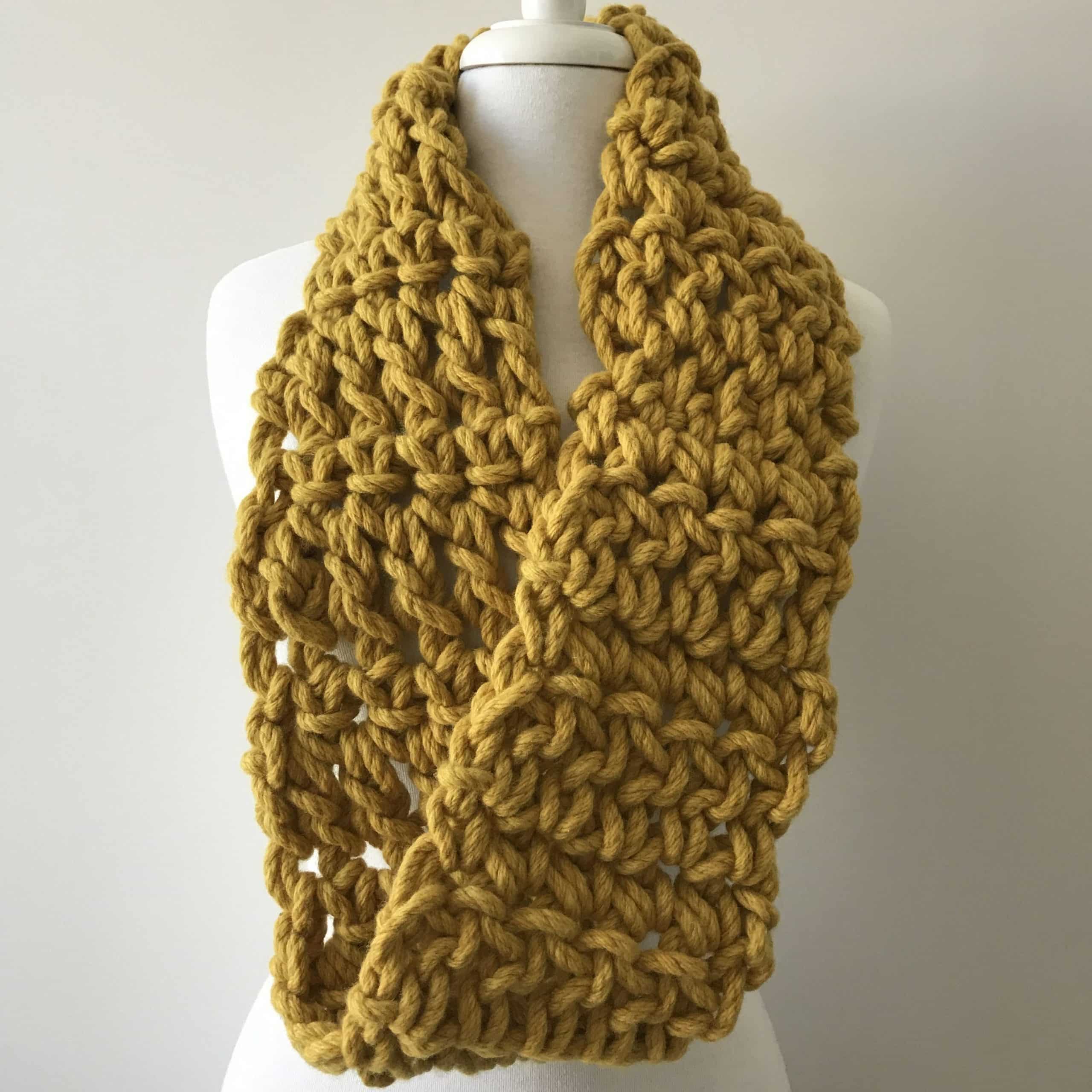 How to crochet a chunky cowl workshop with Australian merino wool | Homelea Lass