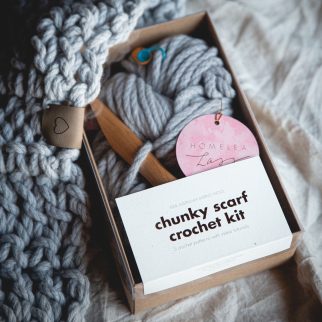 Chunky Scarf Crochet Kit – learn to crochet – Australian Merino Wool – grey | Homelea Lass
