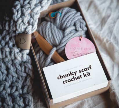 Chunky Scarf Crochet Kit - learn to crochet - Australian Merino Wool - grey | Homelea Lass