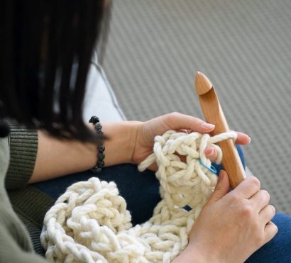 Warm Heart Blanket - Chunky Blanket Crochet Pattern | Homelea Lass Contemporary Crochet