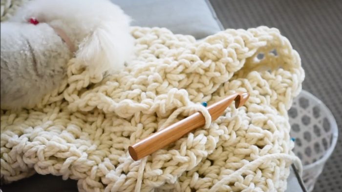 Super Chunky Crochet Throw Pattern Tutorial — Sarah Jane Seamstress