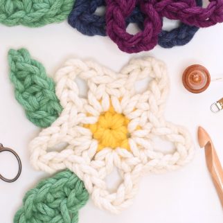 Spring Daisy crochet pattern and online course | Homelea Lass contemporary crochet